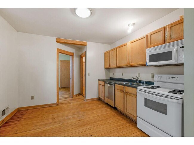 Photo - 1815 Clinton Ave