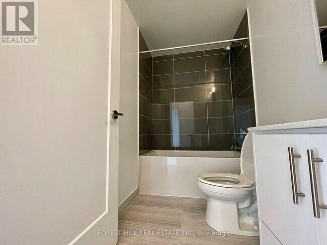 Photo - 105 Oneida Crescent Unité 705