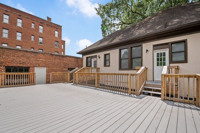 Photo - Fort Wood Apartments