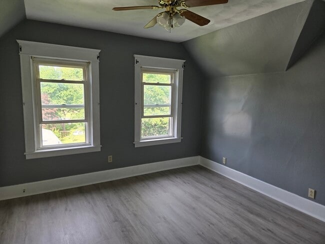 Photo - 10 Pinehill St Unit 3