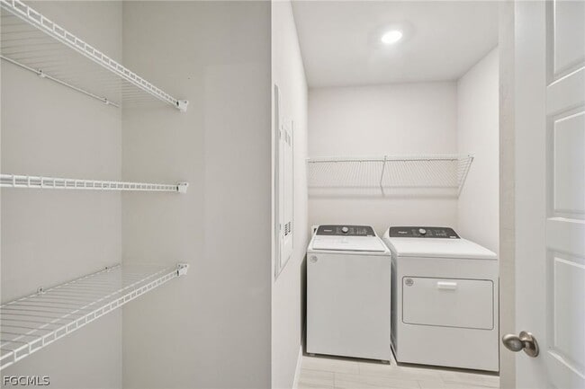 Building Photo - 17549 Woodland Ct