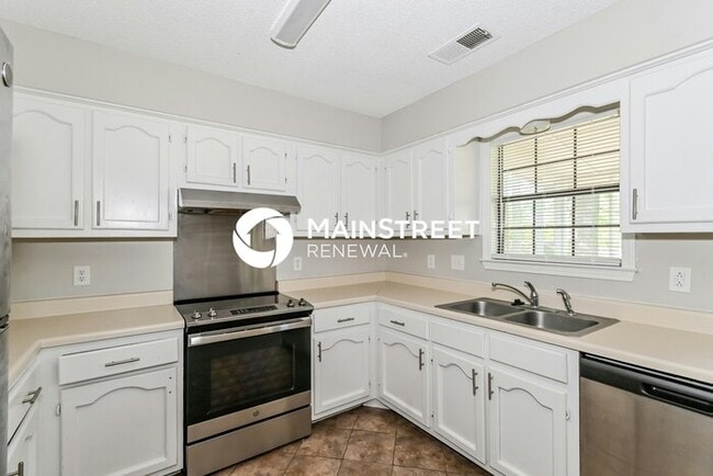 3 Bedroom Pet-Friendly Home in Olive Branch, MS with Main Street Renewal