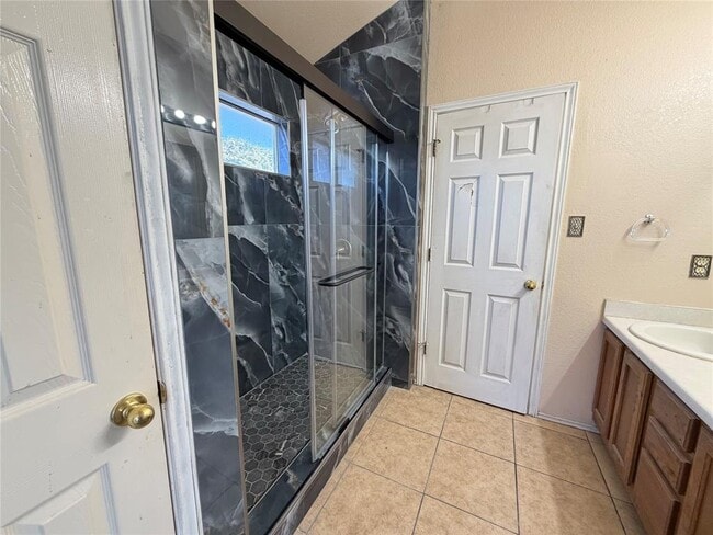 Photo - 17923 Loch Linnhe Loop