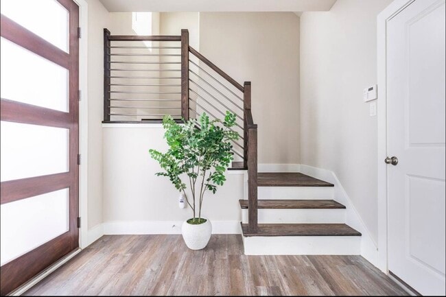 Photo - 1740 Cove Cres Ct