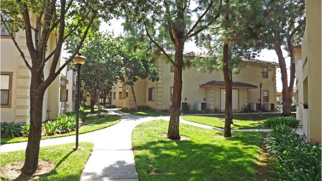 Mountain View Mansion Courtyard