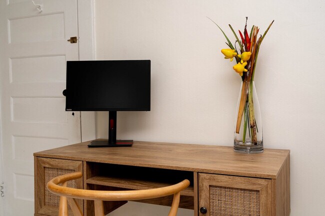 Photo - 23 Parkside Dr Unit SI ID1512082P