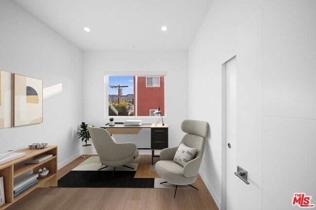 Photo - 13846 Moorpark St Unit 202