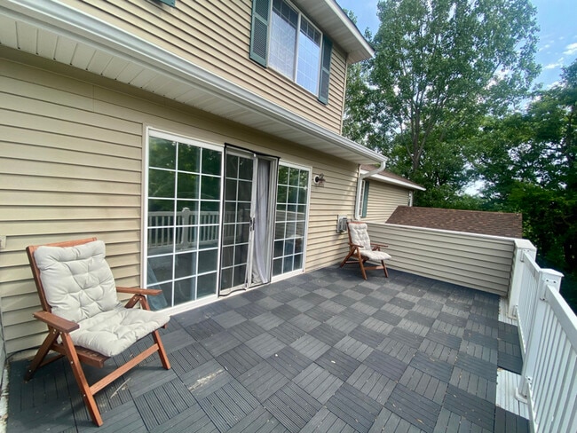Photo - 4987 Grenwich Ave N