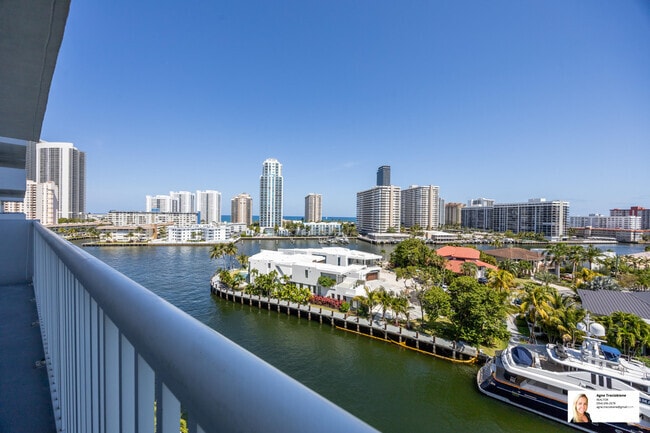 Building Photo - 137 Golden Isles Dr Unit 807 Rental