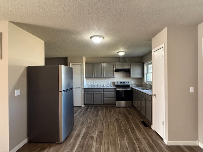 Photo - 2416 Haskell St