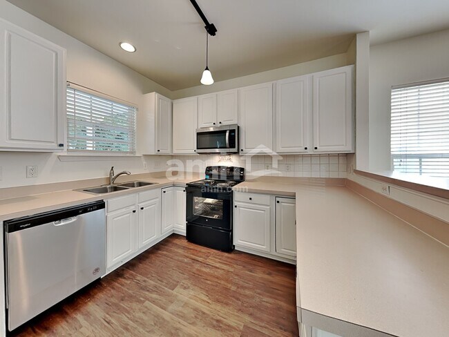 8428 Whisper Ridge Pl