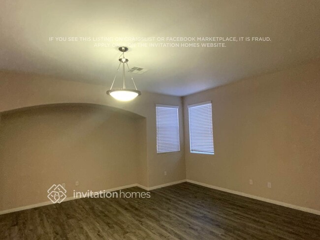 Photo - 1296 Cornet St