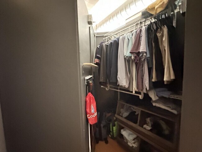 Photo - bedroom in Chicago IL 60605 Unit 605