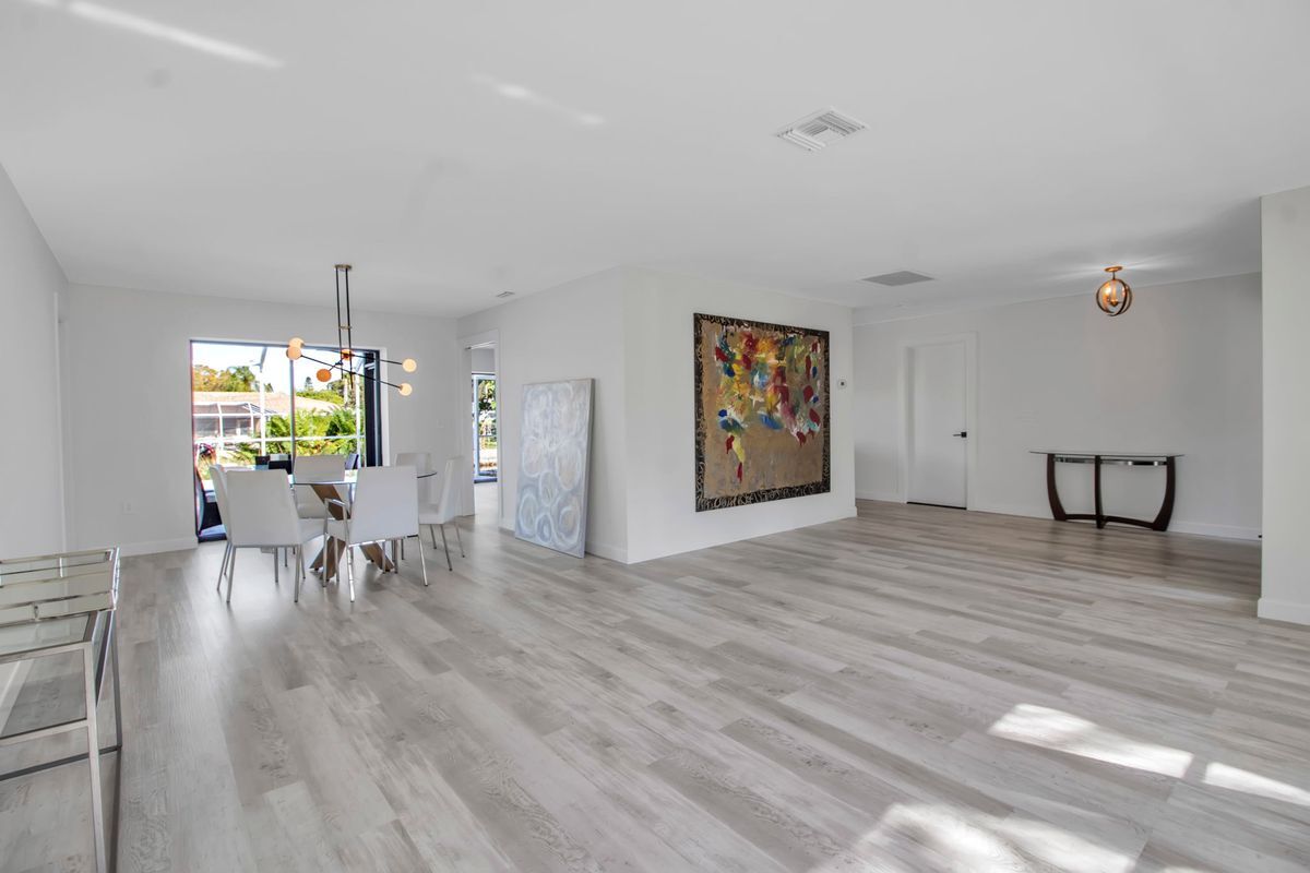 Photo - 1649 Stanford Ln