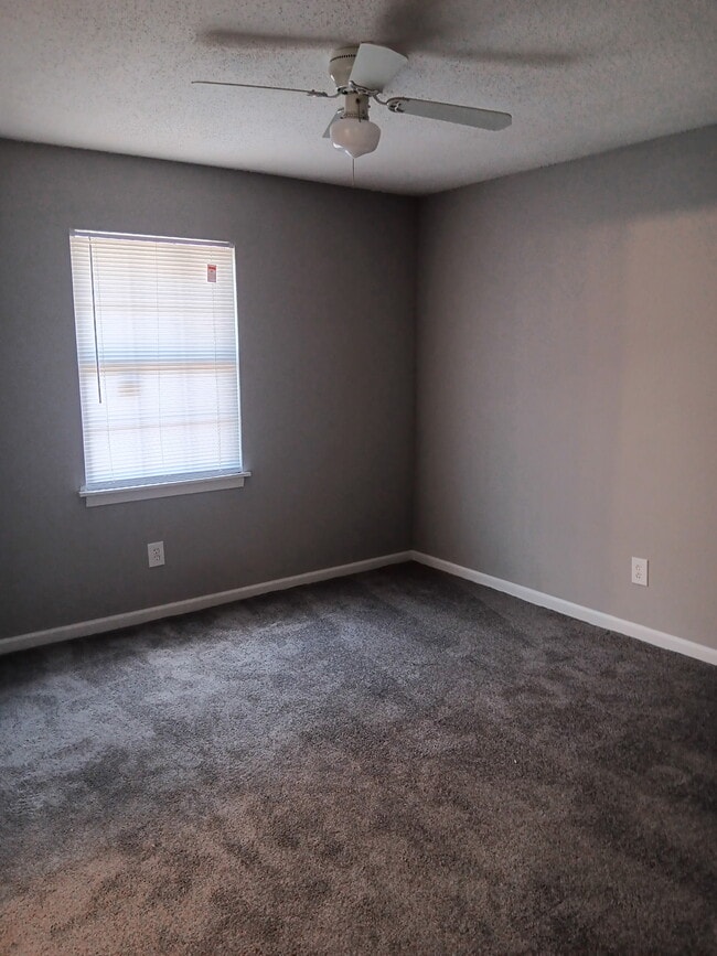 1Bd renovated bedroom - Pinetree Place Apartments