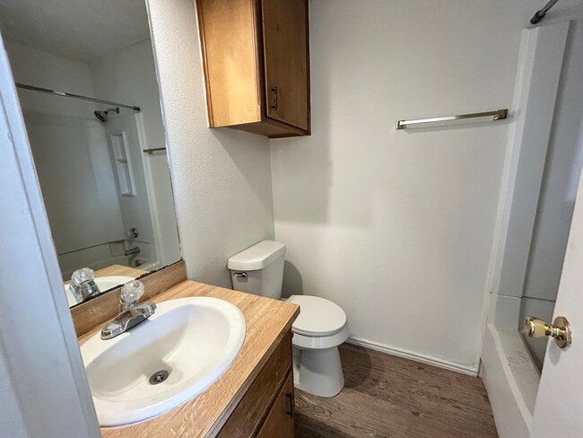 Photo - 4604 Erskine St