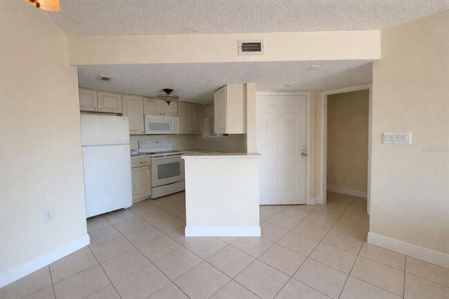 Photo - 1908 Lake Atriums Cir Unit 15