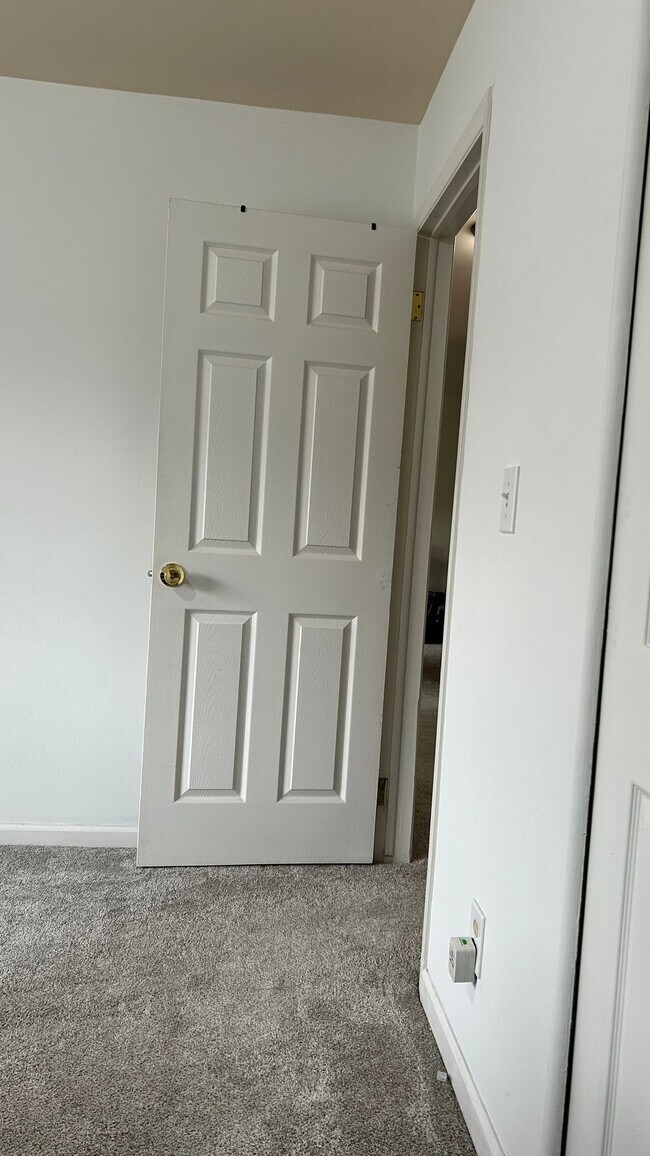 Photo - 1968 Axtell Dr Unit 3