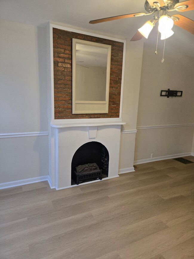 Photo - 842 Washington Blvd