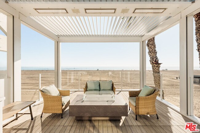 Building Photo - 1267 Palisades Beach Rd