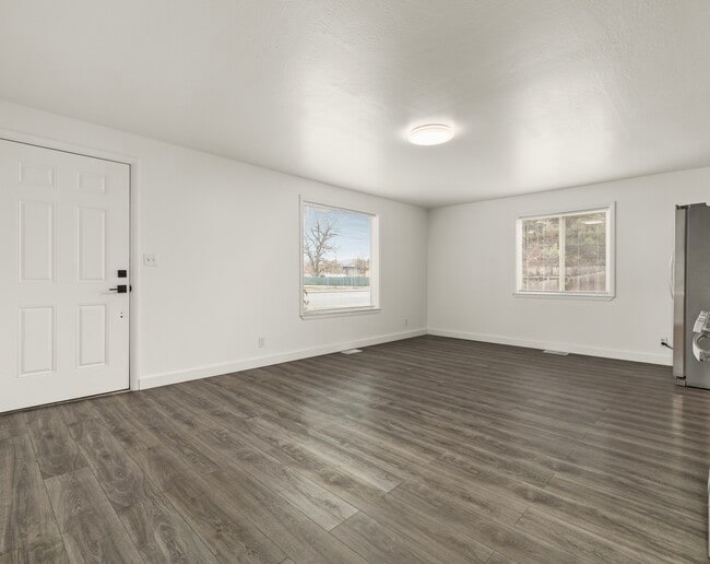 Photo - 4057 N Adams St