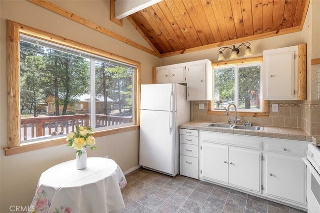 Photo - 464 Los Angeles Ave