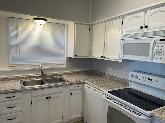 Photo - 3559 Edwards Rd Unit #1