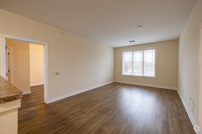 2BR, 2BA - 1,250SF - Living Room