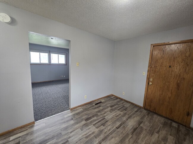 Photo - 811 W 3rd St