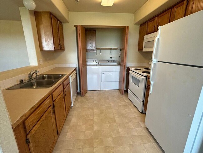 6005 Chapel Hill Blvd Unit 202
