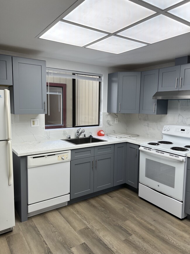 Kitchen - 306 Dorado Ter Apartments Unit 304