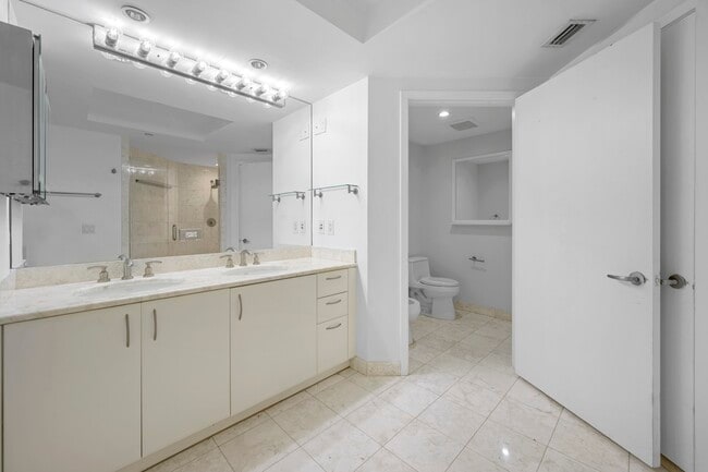 Photo - 1331 Brickell Bay Dr Unit 911