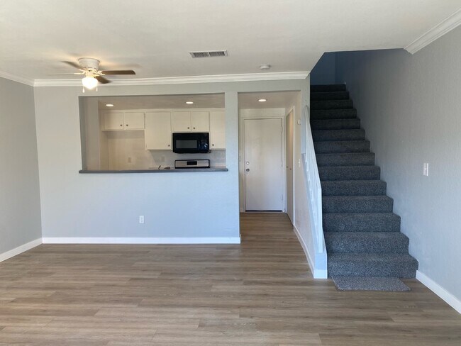 Photo - 1460 Kendall Dr Townhome