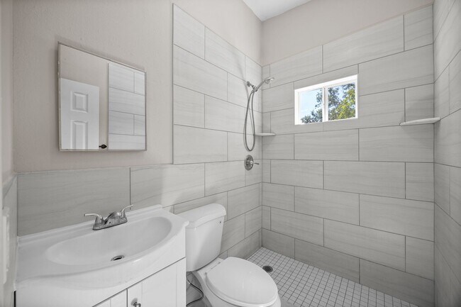 Photo - Modern Touches, Classic Charm—Your Bradenton Home Awaits