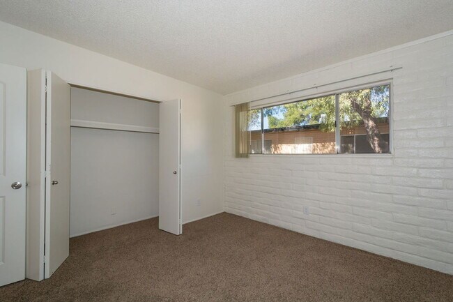 Photo - 4557 E Bellevue St