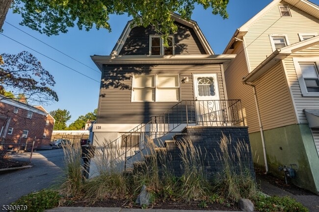 Photo - 120 Bloomfield Ave Unidad 2