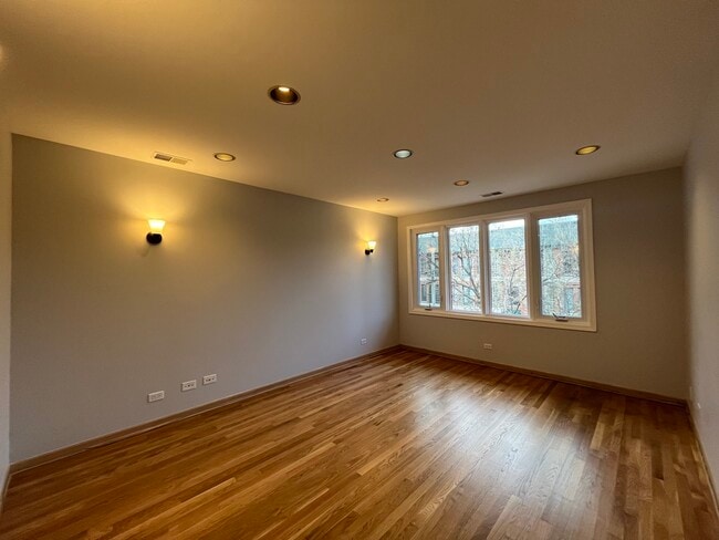 449 W 37th St Unit 2