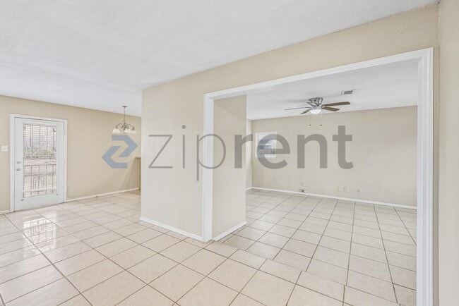 Photo - 6916 Shady Grove Dr