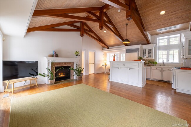 Photo - 37 Bisbee Ln