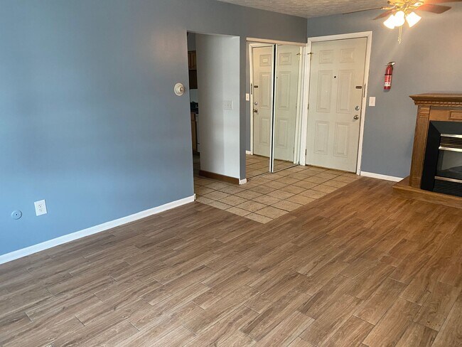 Photo - 1201 Greenwood - 2 Blocks from WMU Campus! Unit 202