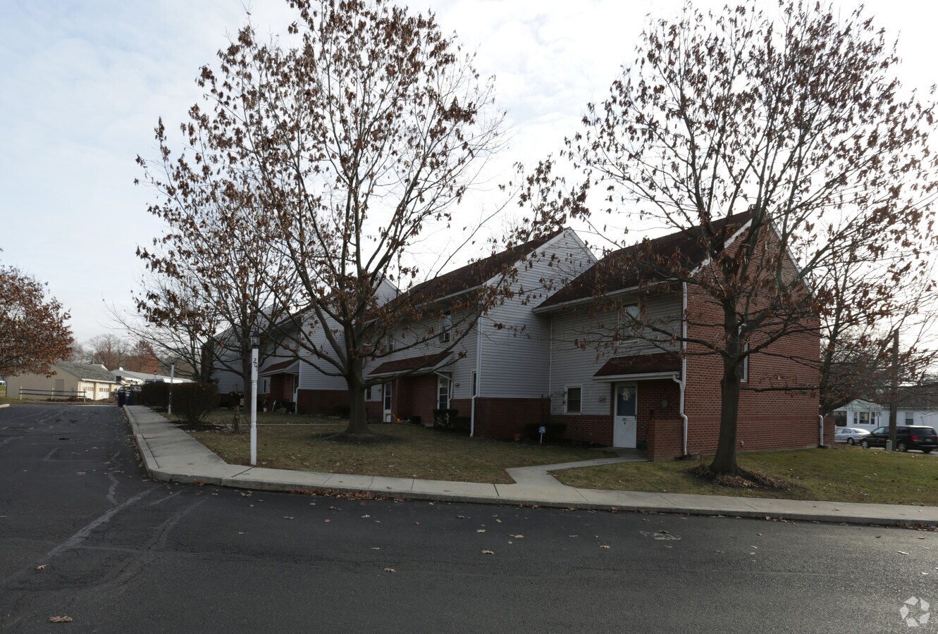 Washington Court - Washington Court Apartments