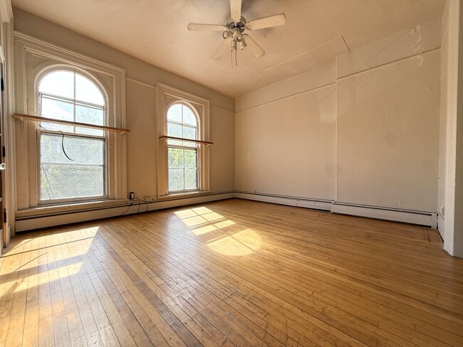 Photo - 215 N Pinckney St Unit 215-4