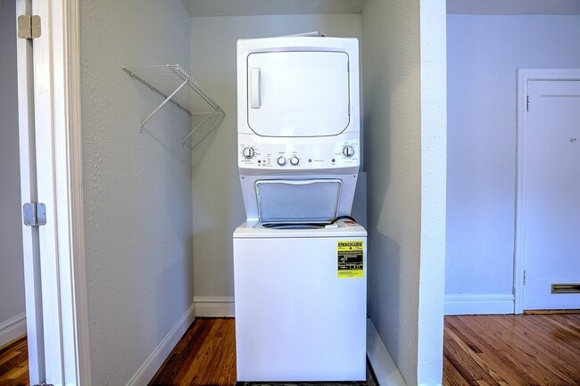 Photo - 7355 Lindell Blvd