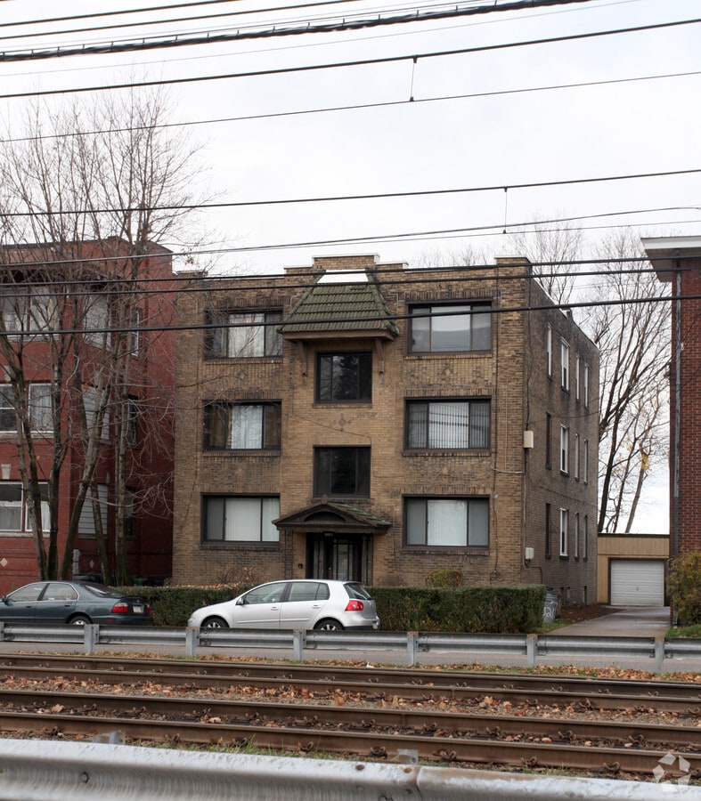 Photo - 2744 Broadway Ave
