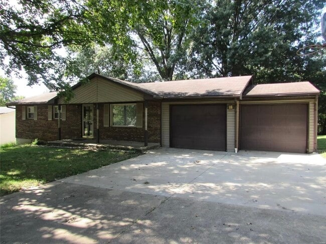 Photo - 205 S Forester Dr