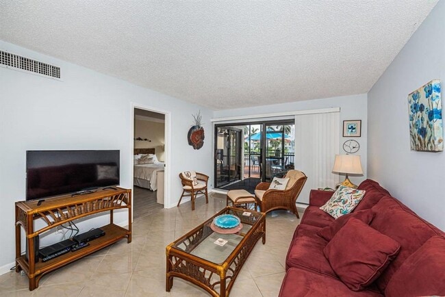 6294 Bahia Del Mar Cir N
