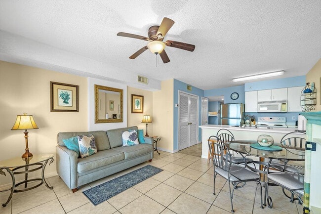 Building Photo - 561 E Beach Blvd Rental
