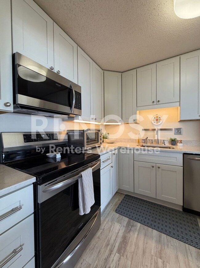 Photo - 78 10th St E