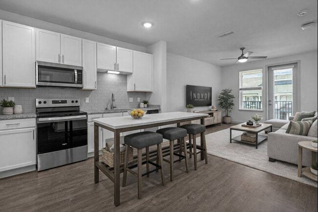 Building Photo - NOVO New Hampstead