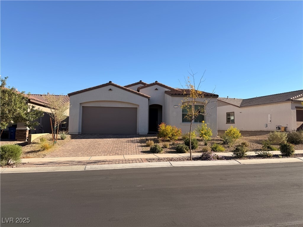 Photo - 724 Omaggio Pl